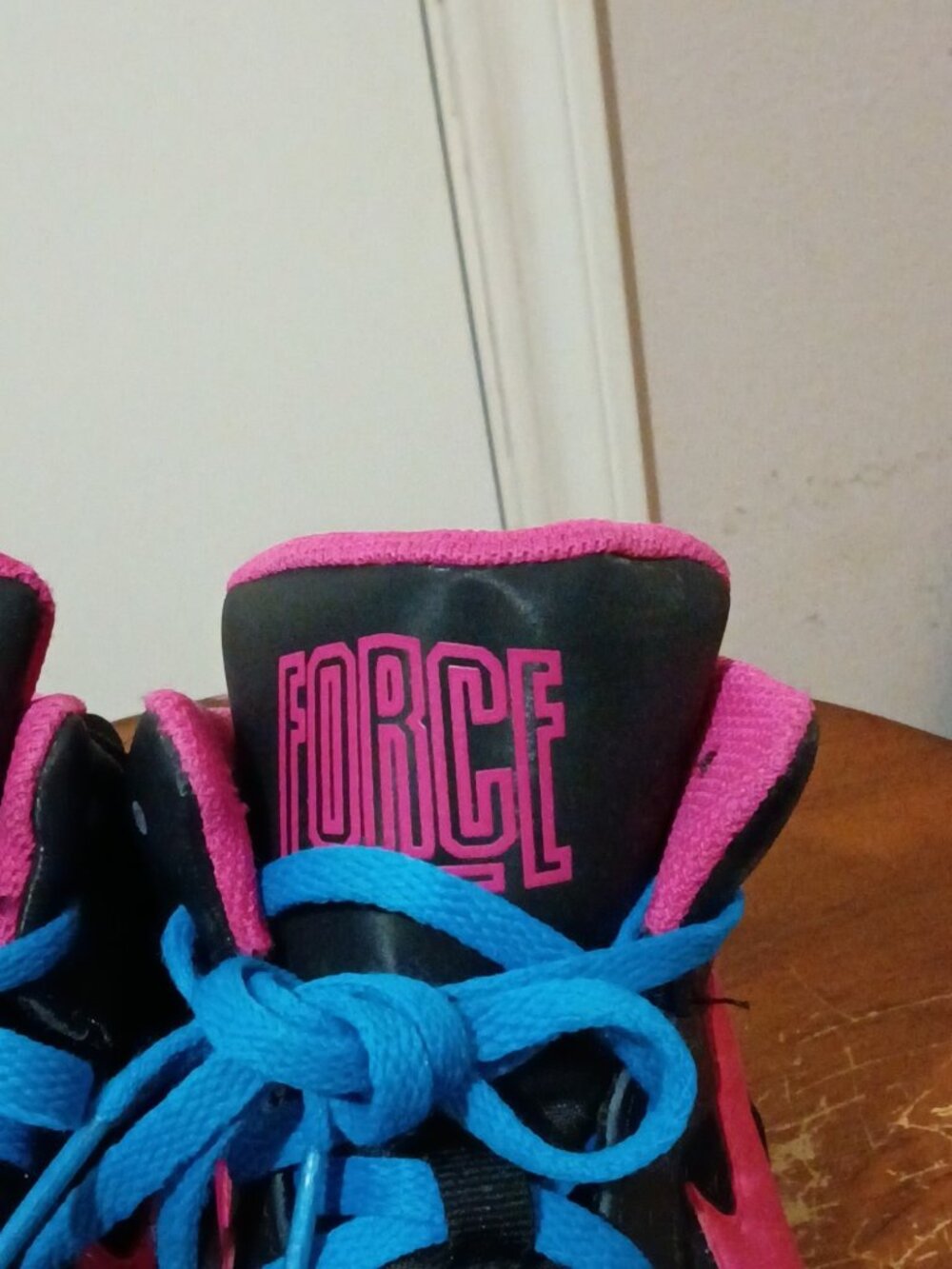 Nike Son of Force Mid Sneaker Big Kids. Black/Pink. Size: 3Y - Picture 6 of 13
